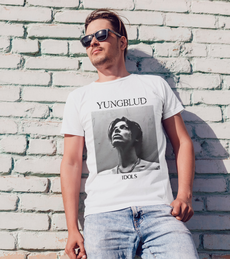 Yungblud Idols Black And White Portrait Chain Necklace T-Shirt