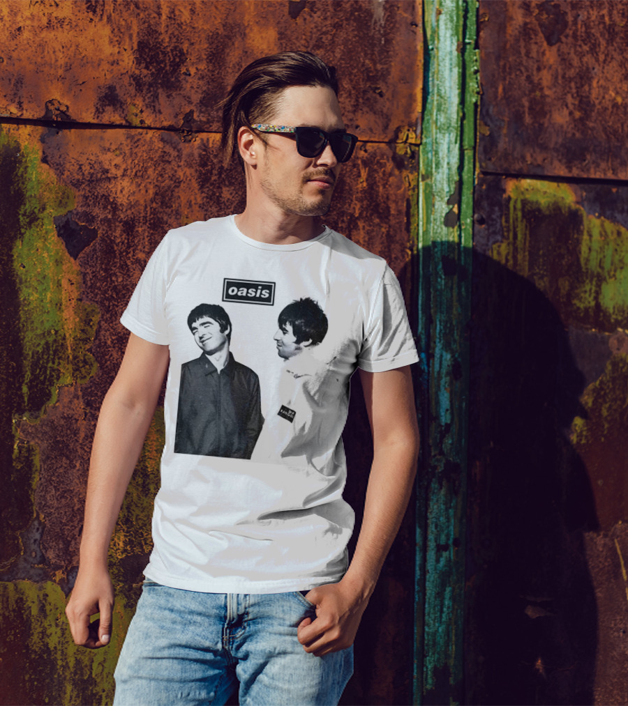 Noel Vs Liam Gallagher Oasis Band Kangol Vintage T-Shirt