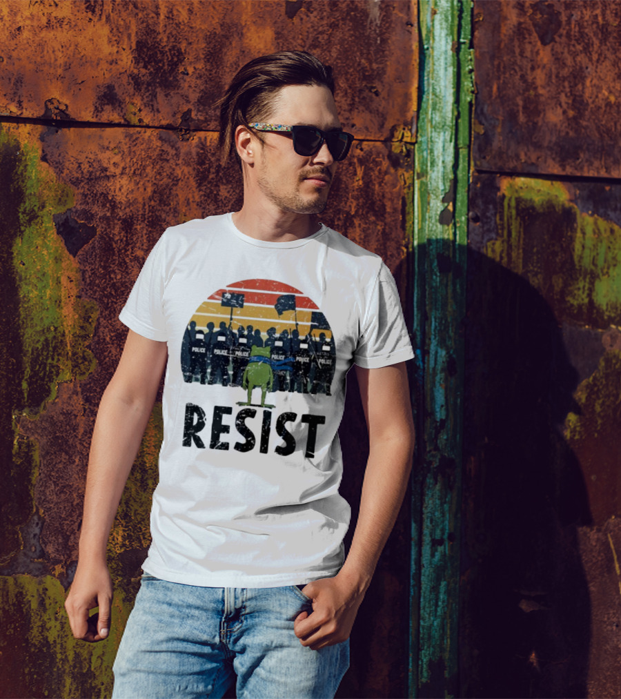 Portland Frog Protester Resist Police Vintage Sunset T-Shirt