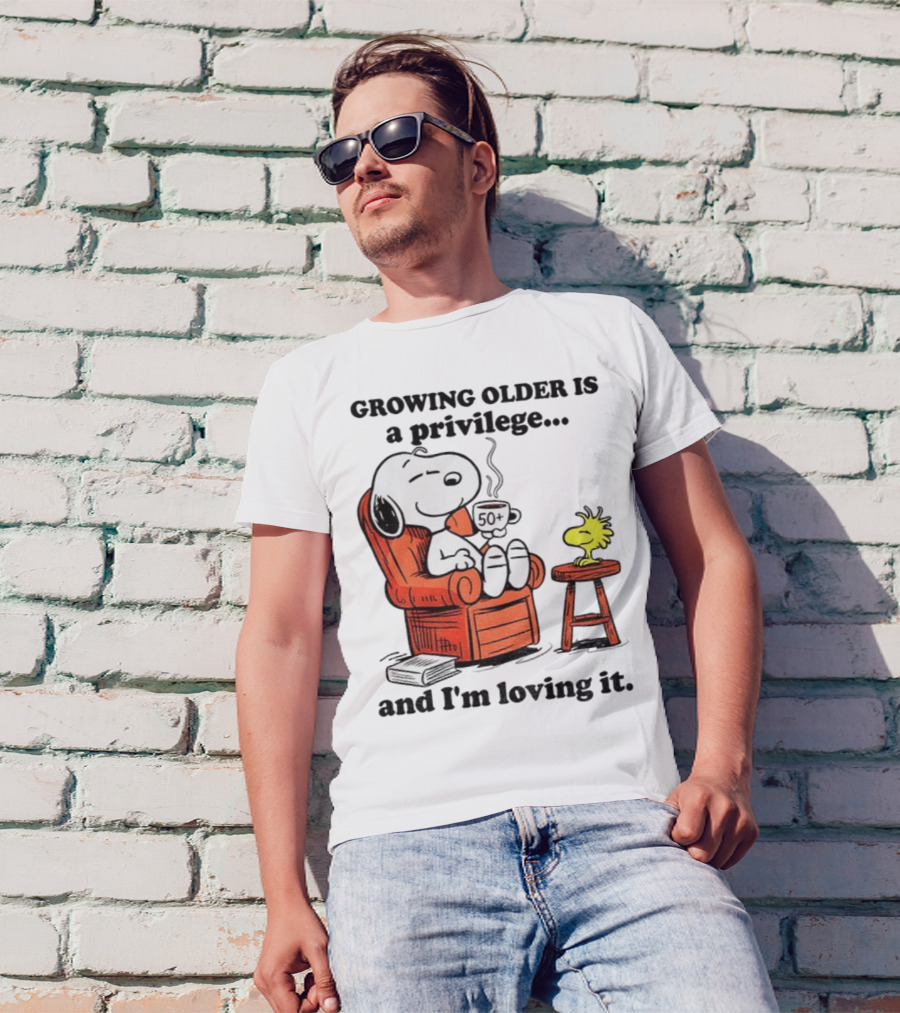 Snoopy And Woodstock Relaxing Growing Older 50+ Privilege And Loving It T-Shirt