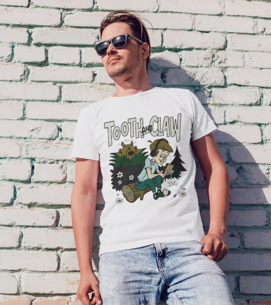 Tooth And Claw Podcast Don’t Look Behind You Headphones Listening Cartoon Dog Forest Scene T-Shirt