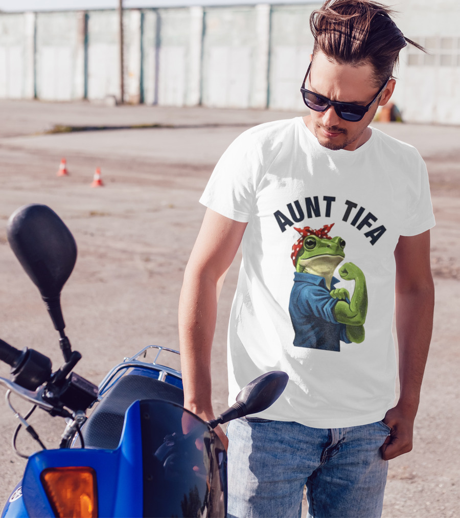 Aunt Tifa Rosie The Riveter Frog Meme Resist T-Shirt