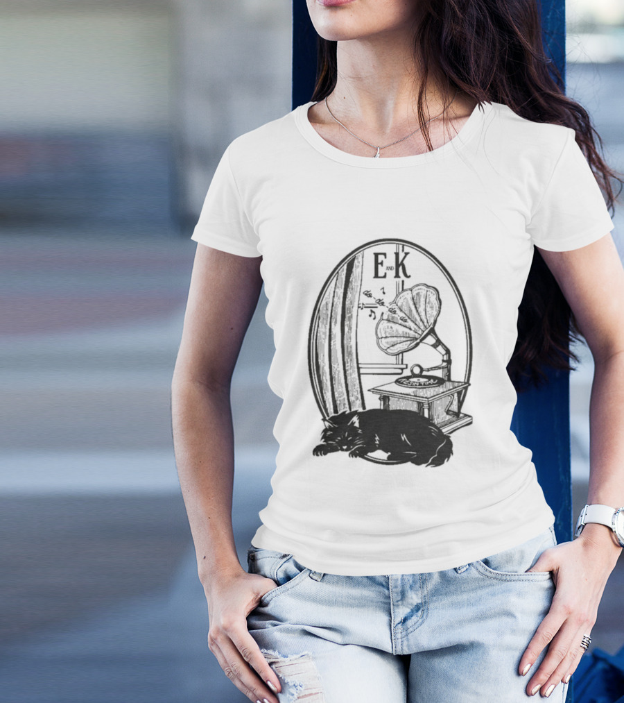 Evan And Katelyn EK Vintage Gramophone Oval Design T-Shirt