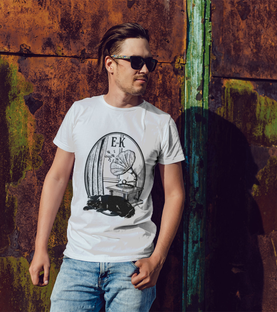 Evan And Katelyn EK Vintage Gramophone Oval Design T-Shirt