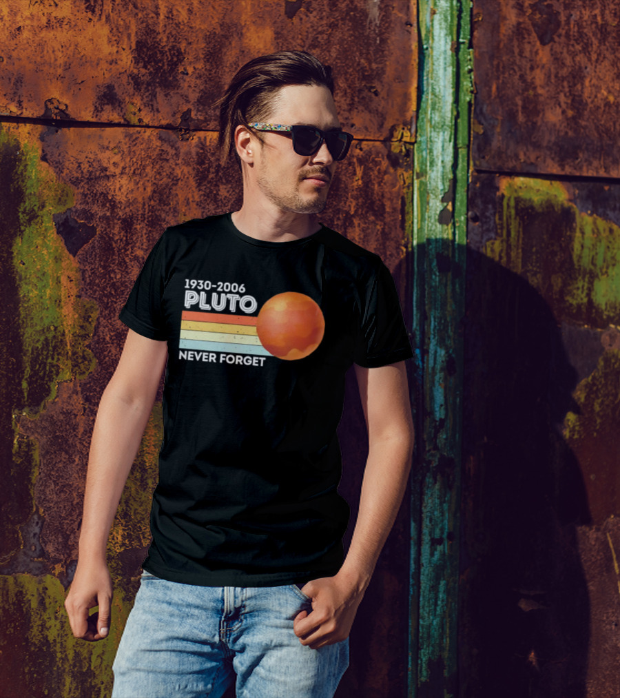 Pluto Never Forget 1930 2006 Vintage Retro Planet Tribute T-Shirt