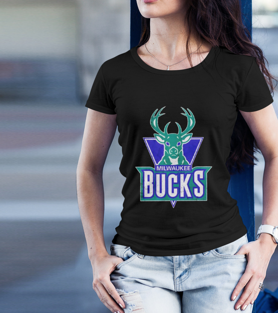 Milwaukee Bucks Deer Head Emblem Retro Style T-Shirt