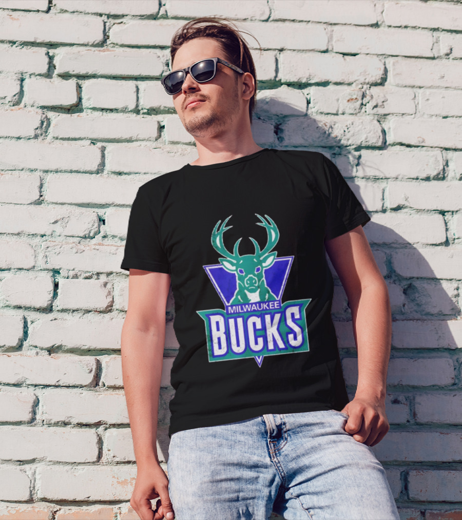 Milwaukee Bucks Deer Head Emblem Retro Style T-Shirt
