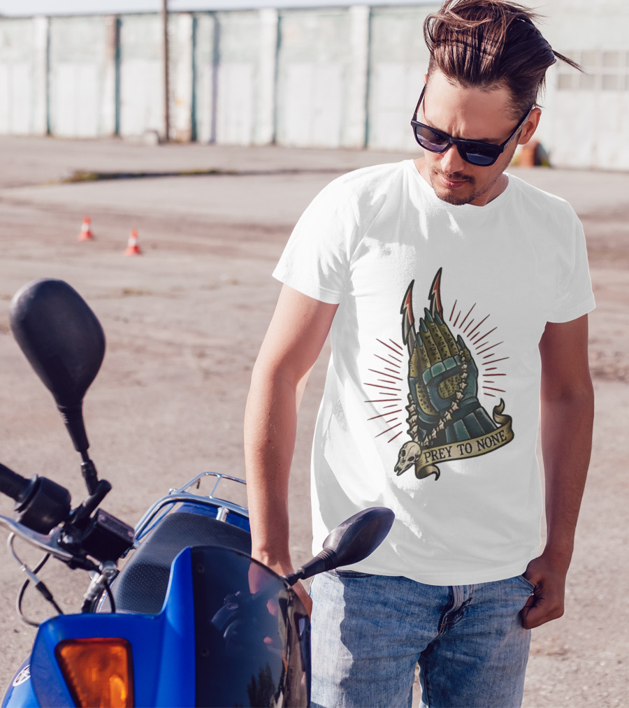 Prey To None Alien Claw With Skull And Star Chain T-Shirt