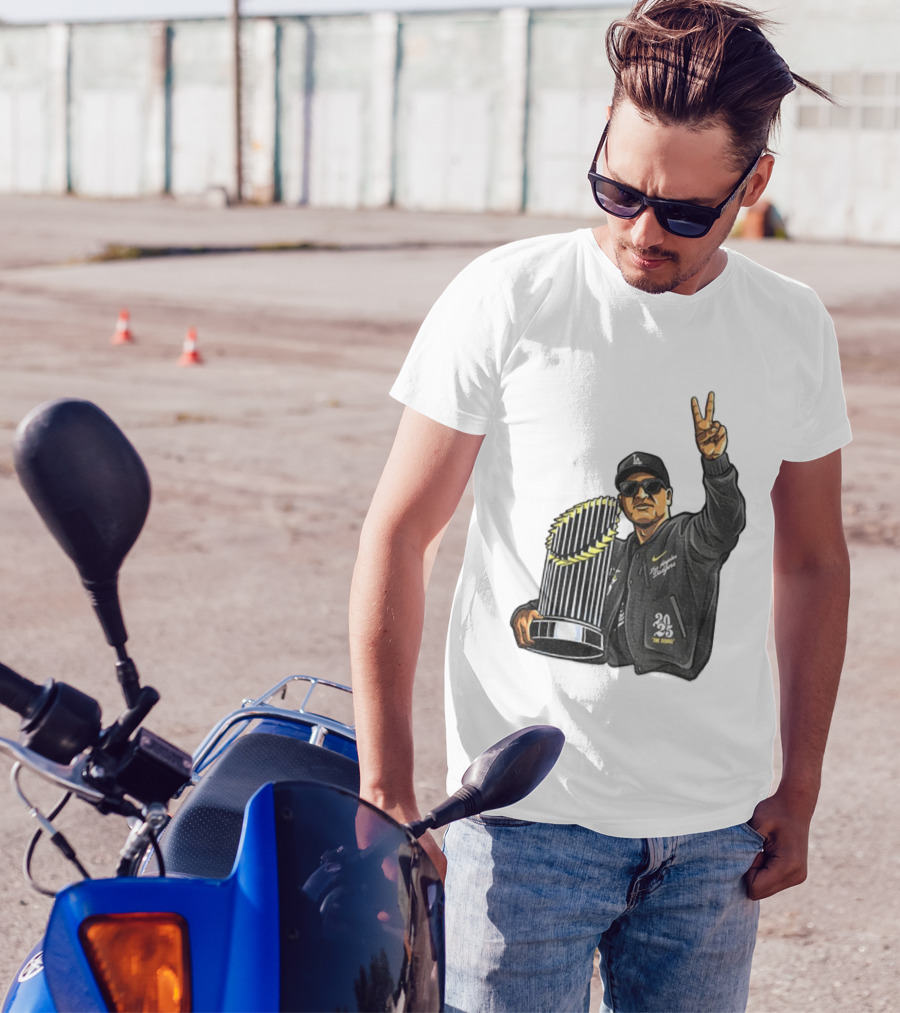 Dave Roberts Los Angeles Dodgers World Series Trophy 2025 Victory Sign T-Shirt