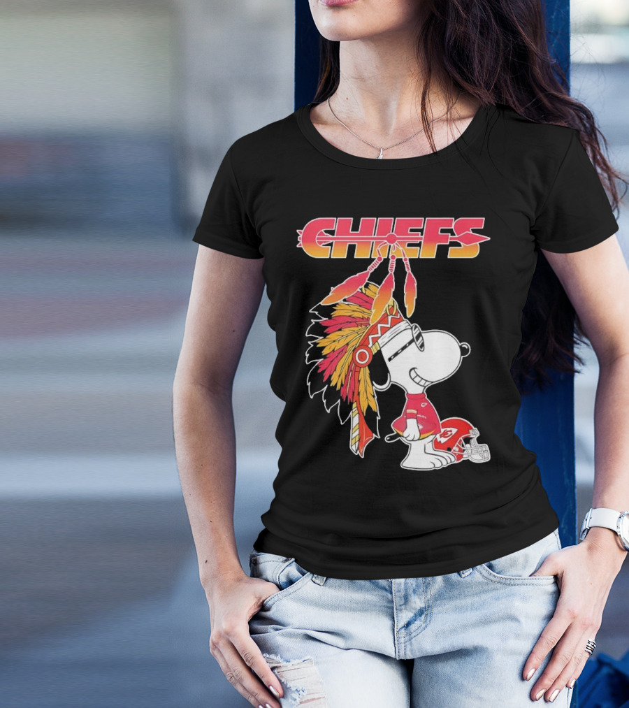 Kansas City Chiefs Snoopy Native American Helmet Charlie Brown NFL Peanuts Crossover T-Shirt