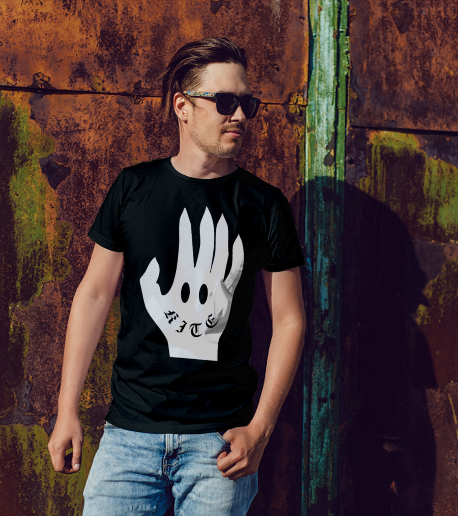 Kite Smile Hand By Stefan Fält T-Shirt