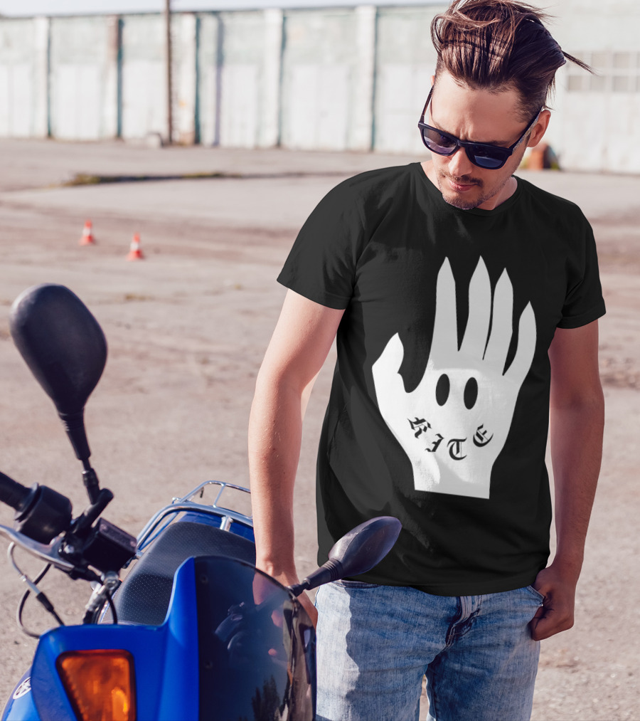 Kite Smile Hand By Stefan Fält T-Shirt