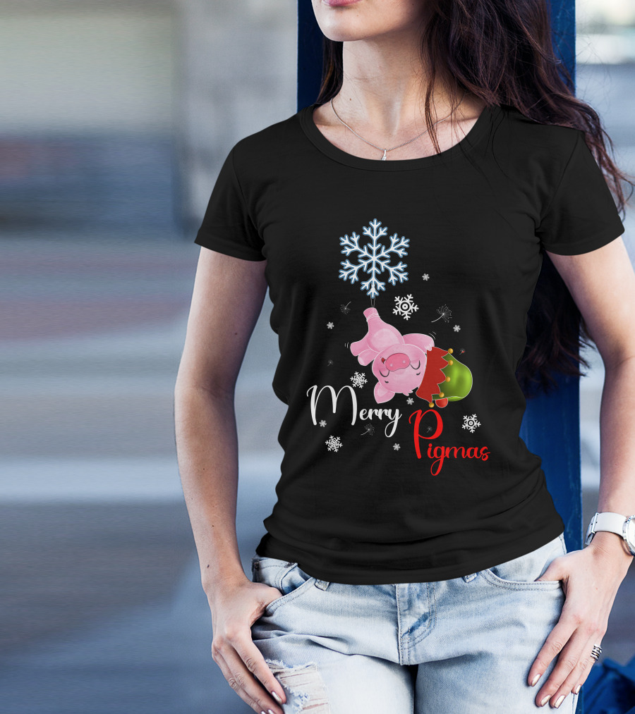 Merry Pigmas Pig Hanging From Snowflake With Santa Hat And Snowflakes T-Shirt