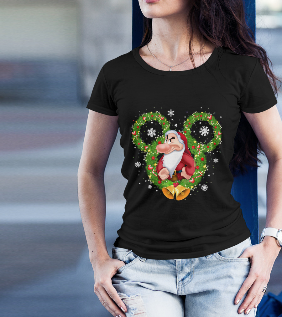 Grumpy Santa Dwarf In Wreath With Snowflakes And Bells T-Shirt