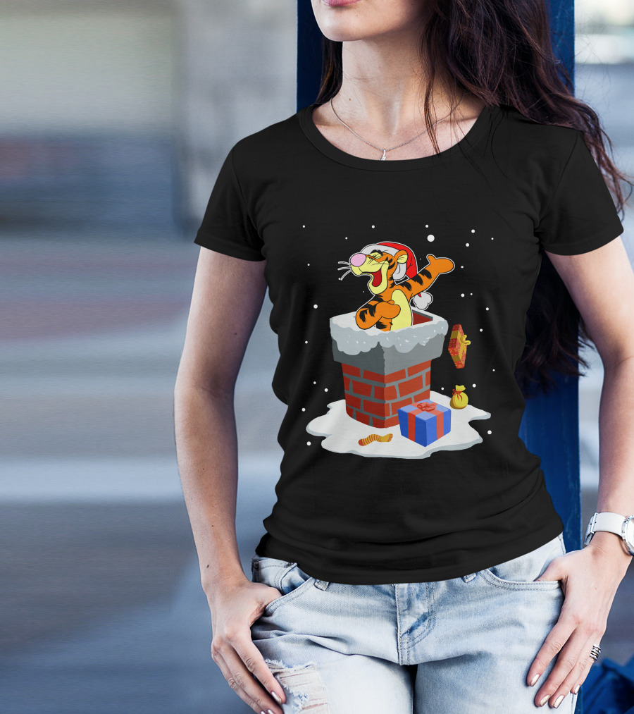 Tigger Santa Christmas Chimney Holiday Scene T-Shirt