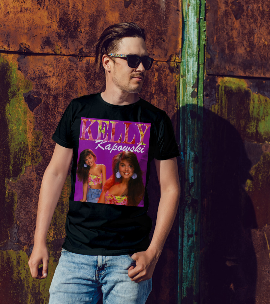 Kelly Kapowski Saved By The Bell 90s Iconic Style Retro Vibes T-Shirt