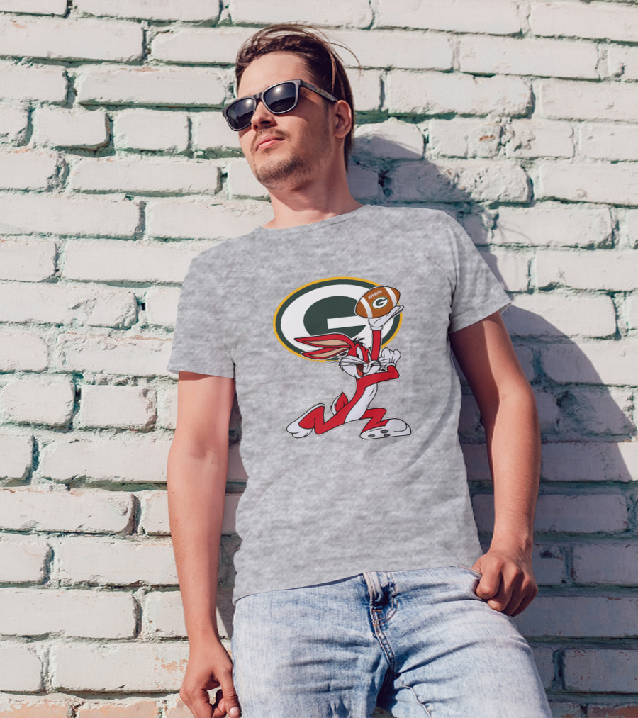 Green Bay Packers Bugs Bunny Holding Football T-Shirt