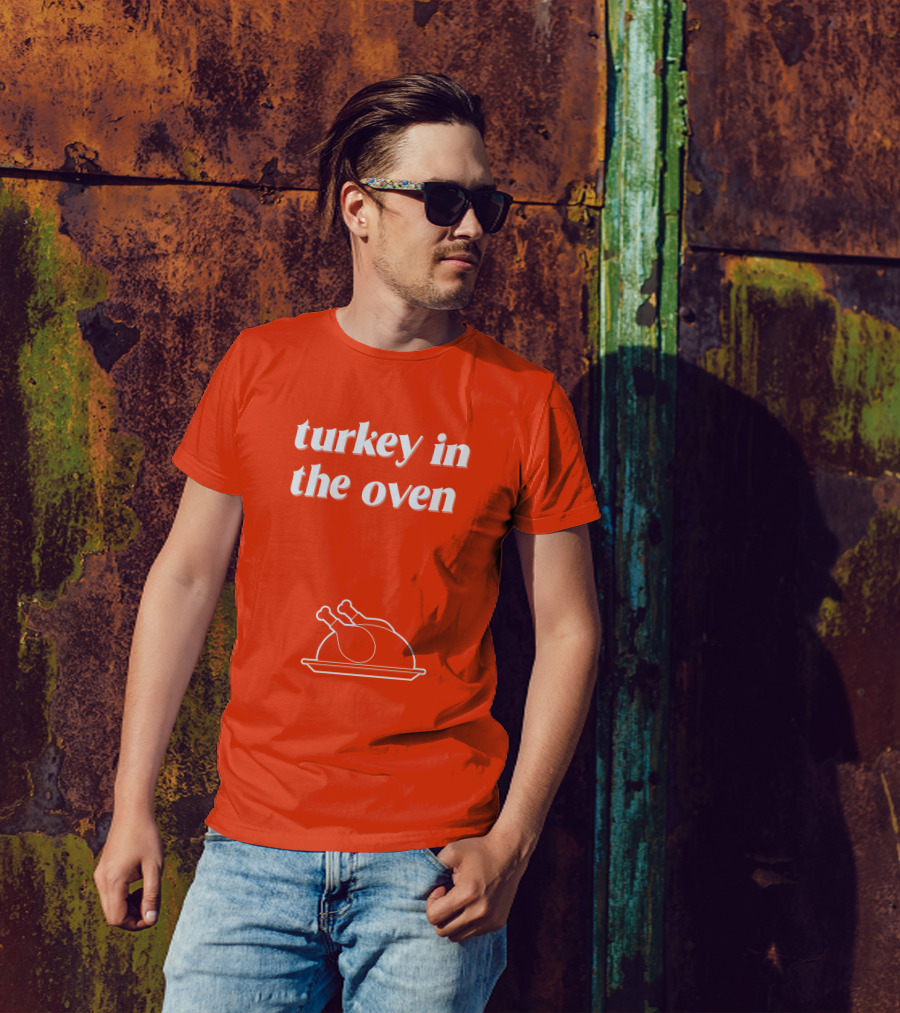 Turkey In The Oven Thanksgiving Holiday Plate T-Shirt