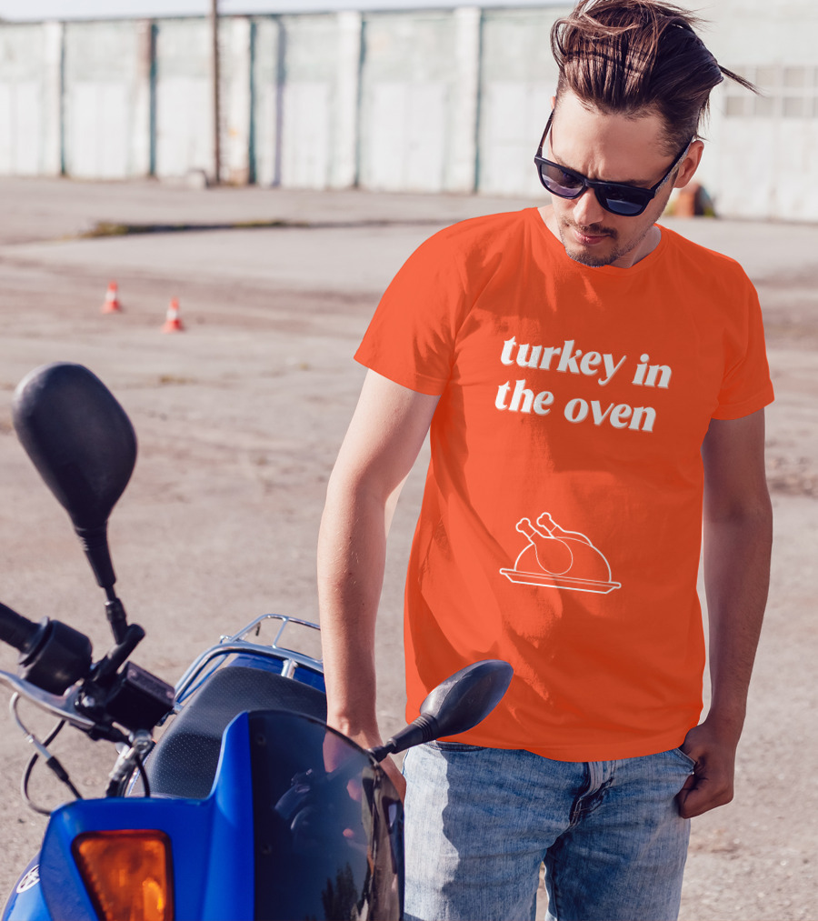 Turkey In The Oven Thanksgiving Holiday Plate T-Shirt