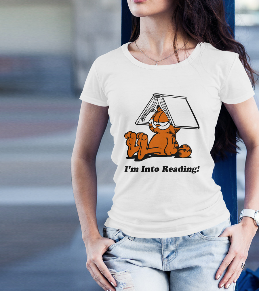 Shan Horan Draws Garfield I'm Into Reading Book Hat T-Shirt