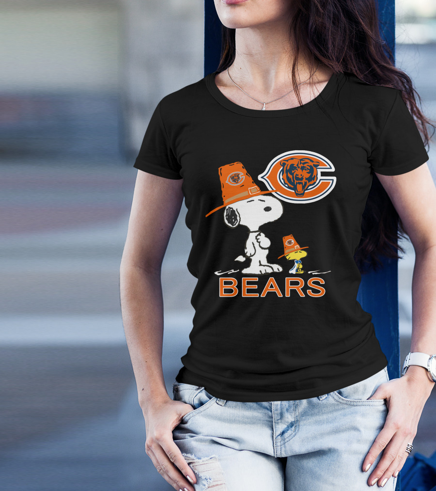 Chicago Bears Snoopy And Woodstock Thanksgiving Football T-Shirt