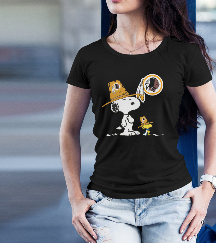 Snoopy And Woodstock Pilgrim Hats Washington Redskins T-Shirt