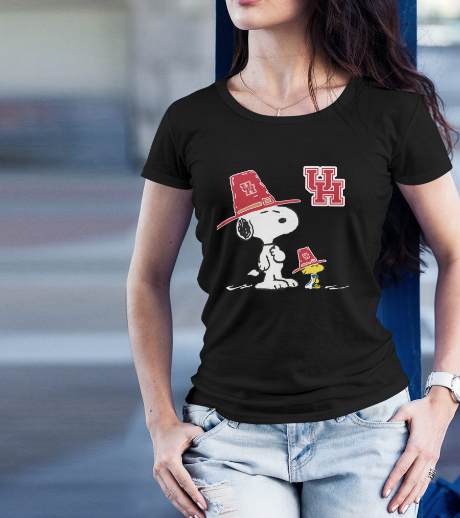 Houston Cougars UH Snoopy Thanksgiving Pilgrim Hat T-Shirt
