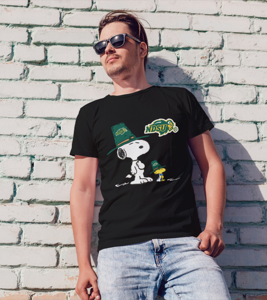 NDSU Bison Snoopy And Woodstock Green Hat Peanuts T-Shirt