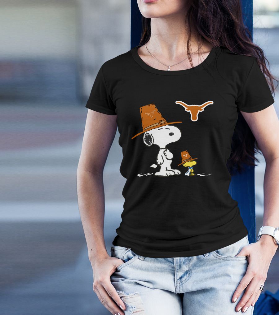 Texas Longhorn Snoopy Woodstock Wearing Cowboy Hats With Longhorn T-Shirt