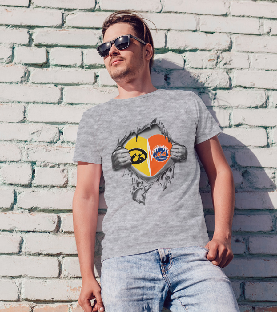 Iowa Hawkeyes Heart New York Mets Tearing Hands T-Shirt