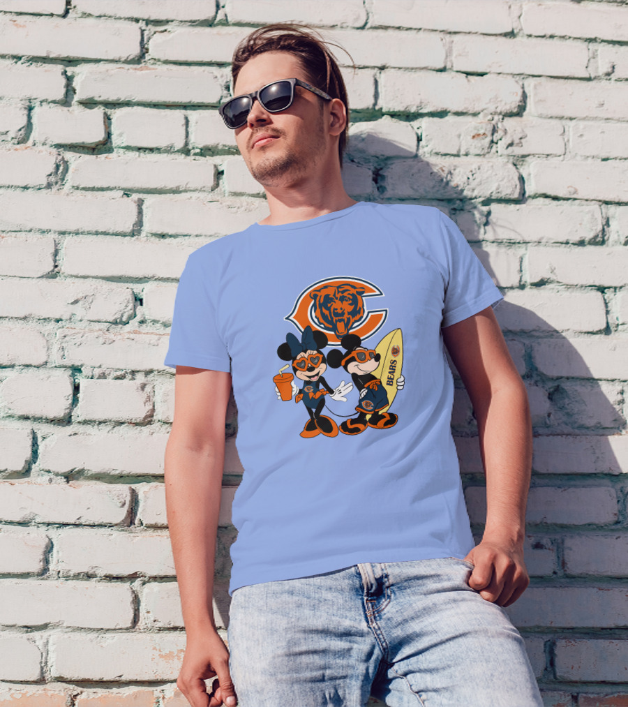 Bears Mickey Happy Vacation Chicago Football Theme Minnie And Mickey Beach Fun T-Shirt