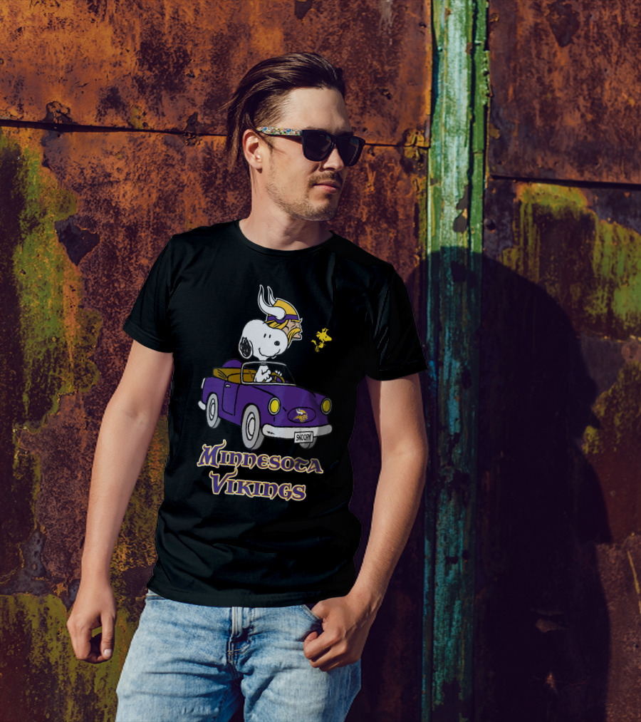 Minnesota Vikings Snoopy Car Ride T-Shirt