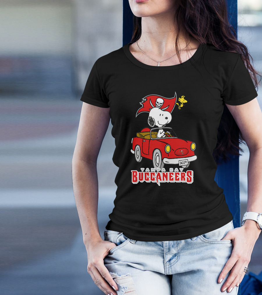 Tampa Bay Buccaneers Snoopy Driving Peanuts Woodstock Car Football Fan T-Shirt