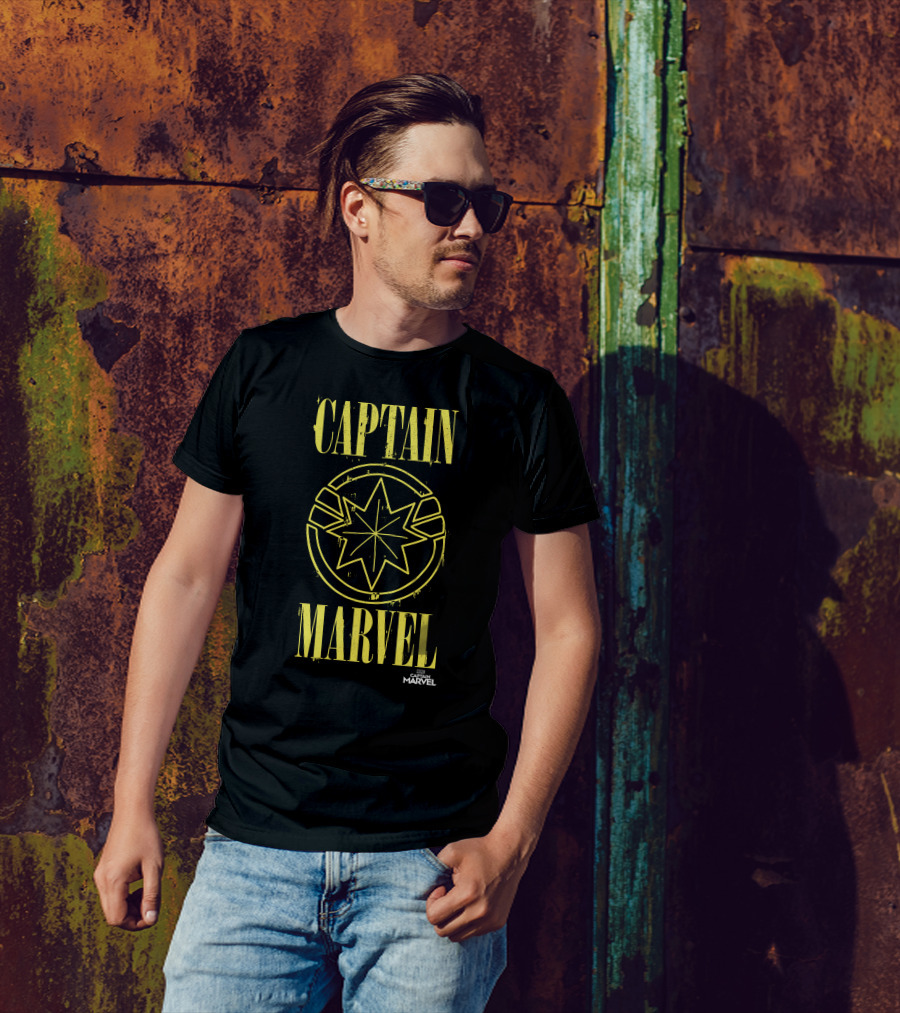 CAPTAIN MARVEL Yellow Star Emblem With Paint Drip Effect T-Shirt