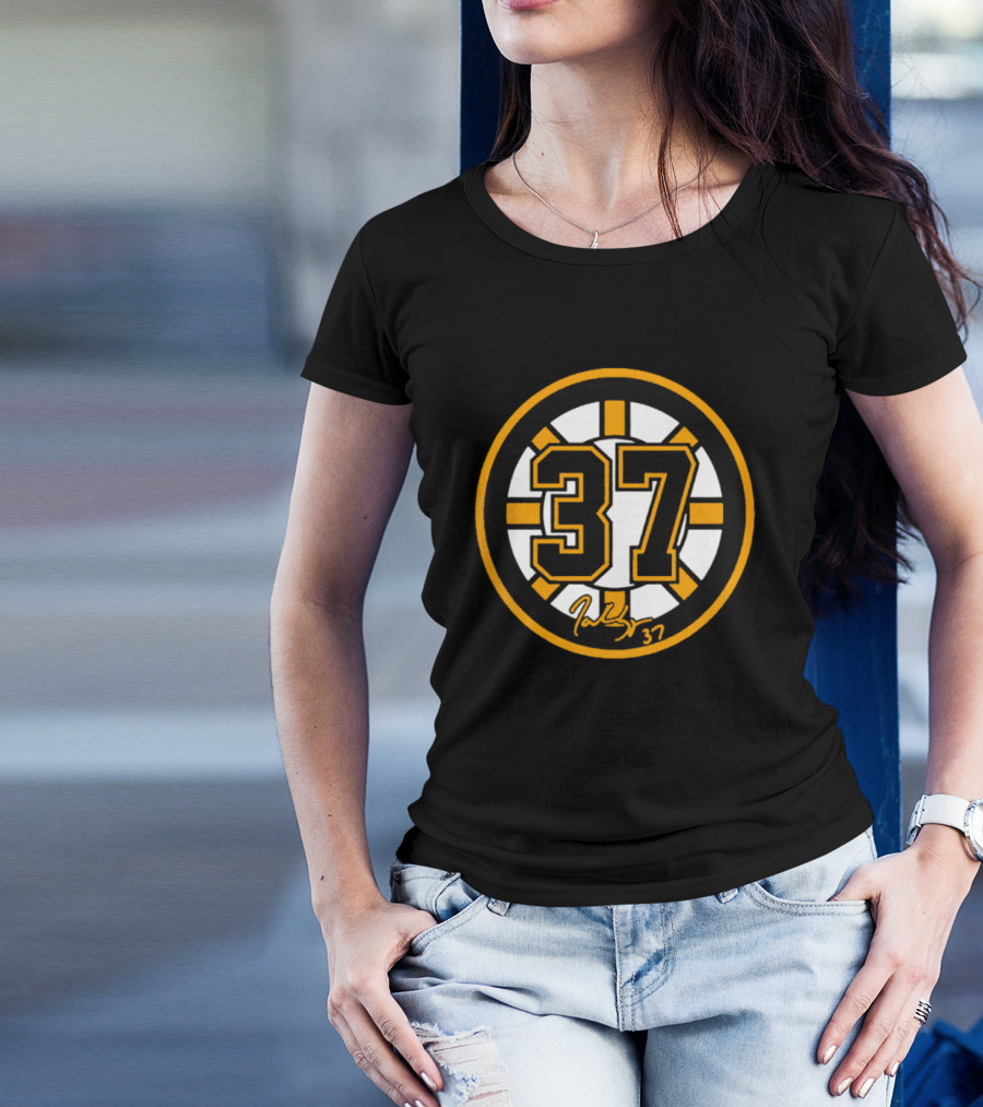 Bergeron 37 Boston Bruins Hockey Circular Emblem With Signature T-Shirt