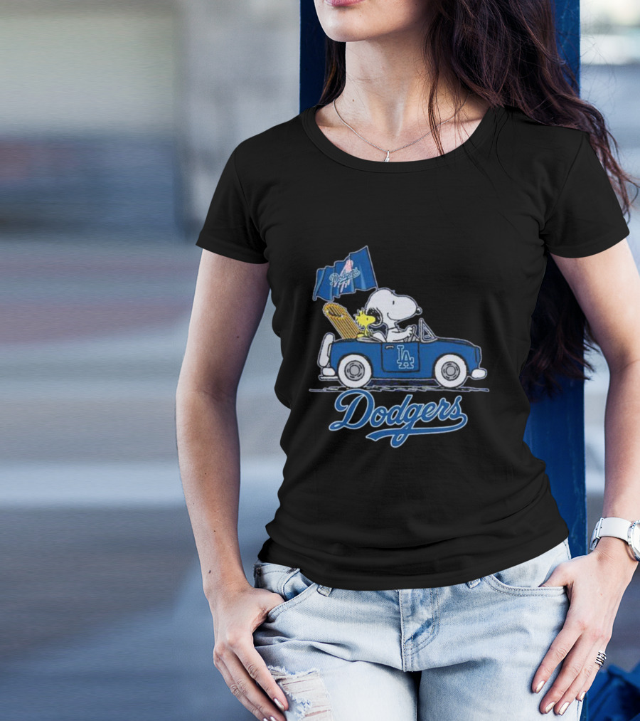 Snoopy And Woodstock Driving LA Dodgers Car With Flag T-Shirt