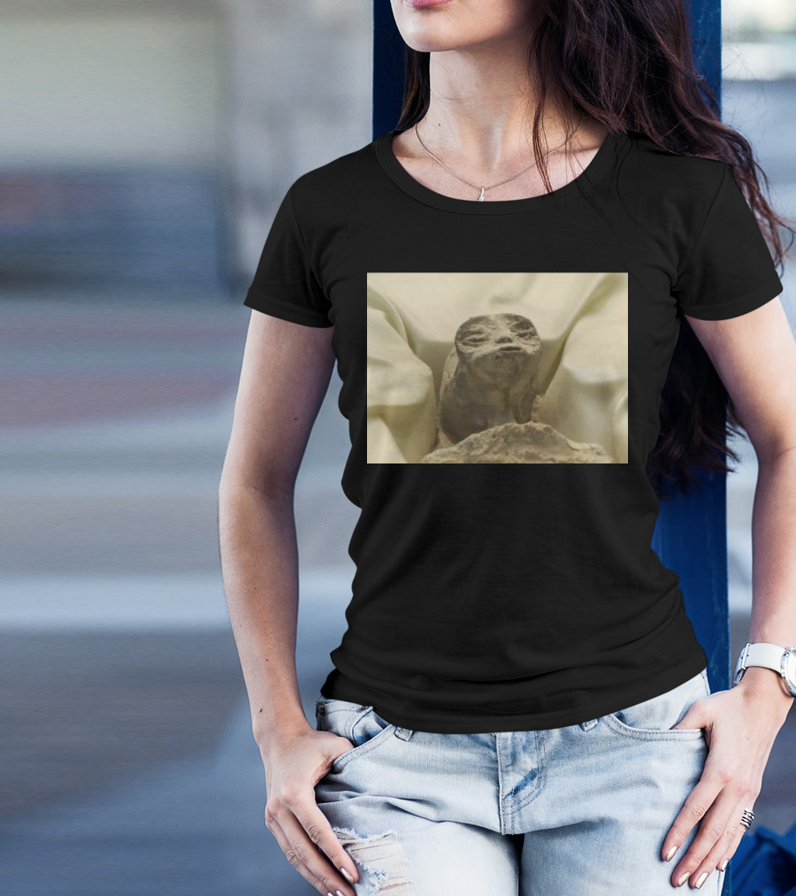 Journalist Jaime Maussan Reveals Alien Discovery Statue T-Shirt
