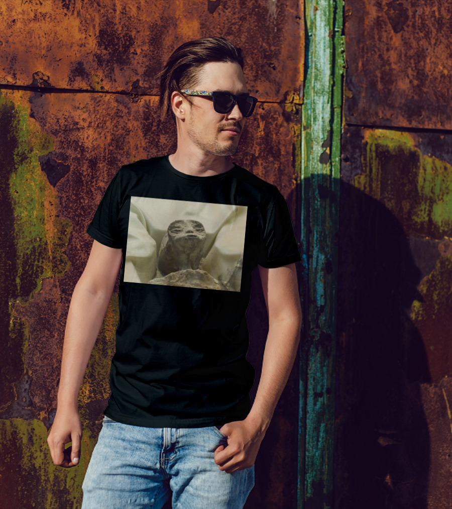 Journalist Jaime Maussan Reveals Alien Discovery Statue T-Shirt