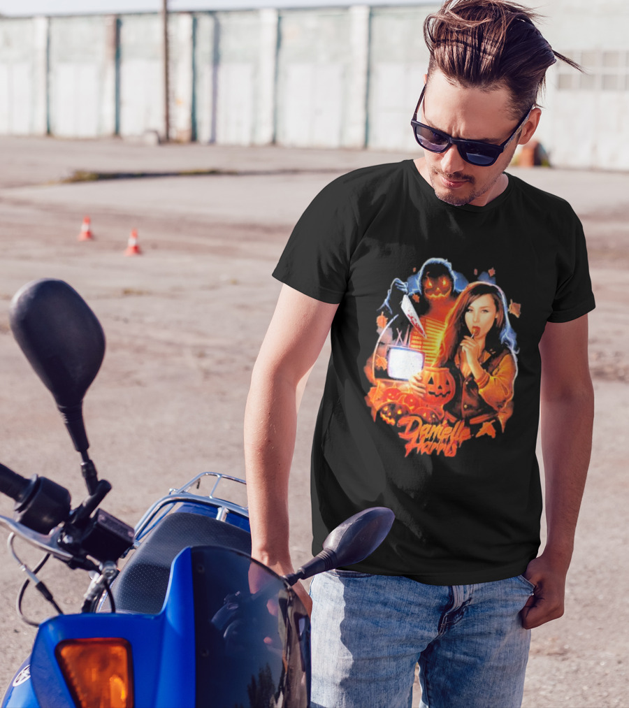 Danielle Harris Trick Or Treat Halloween Lollipop Pumpkin Knife Scary TV T-Shirt