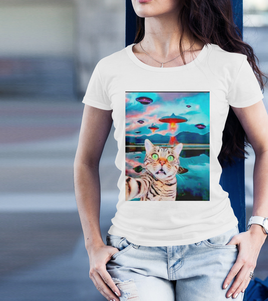 Cat Takes Selfie With UFOs In Scenic Landscape T-Shirt