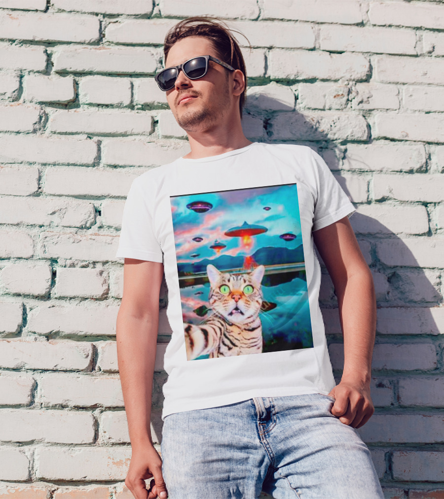 Cat Takes Selfie With UFOs In Scenic Landscape T-Shirt