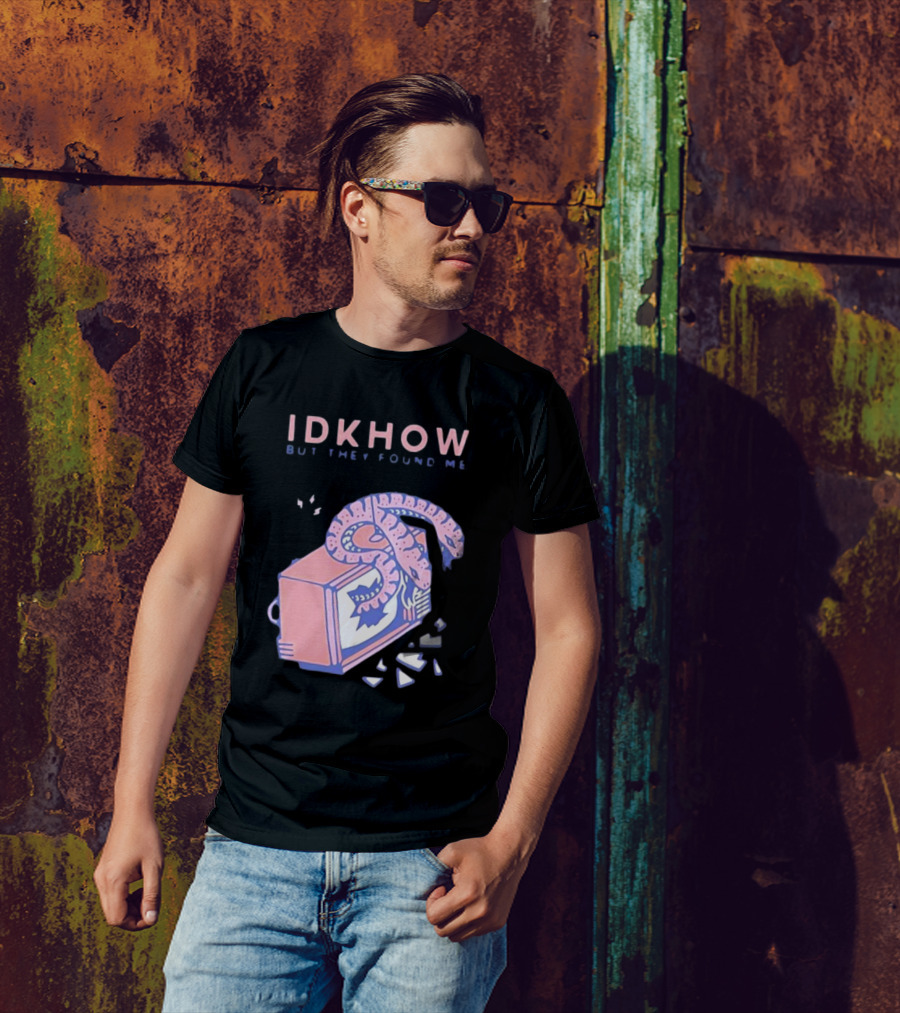 IDKhow But They Found Me Snake Crushed TV Pastel Pink Blue Image T-Shirt