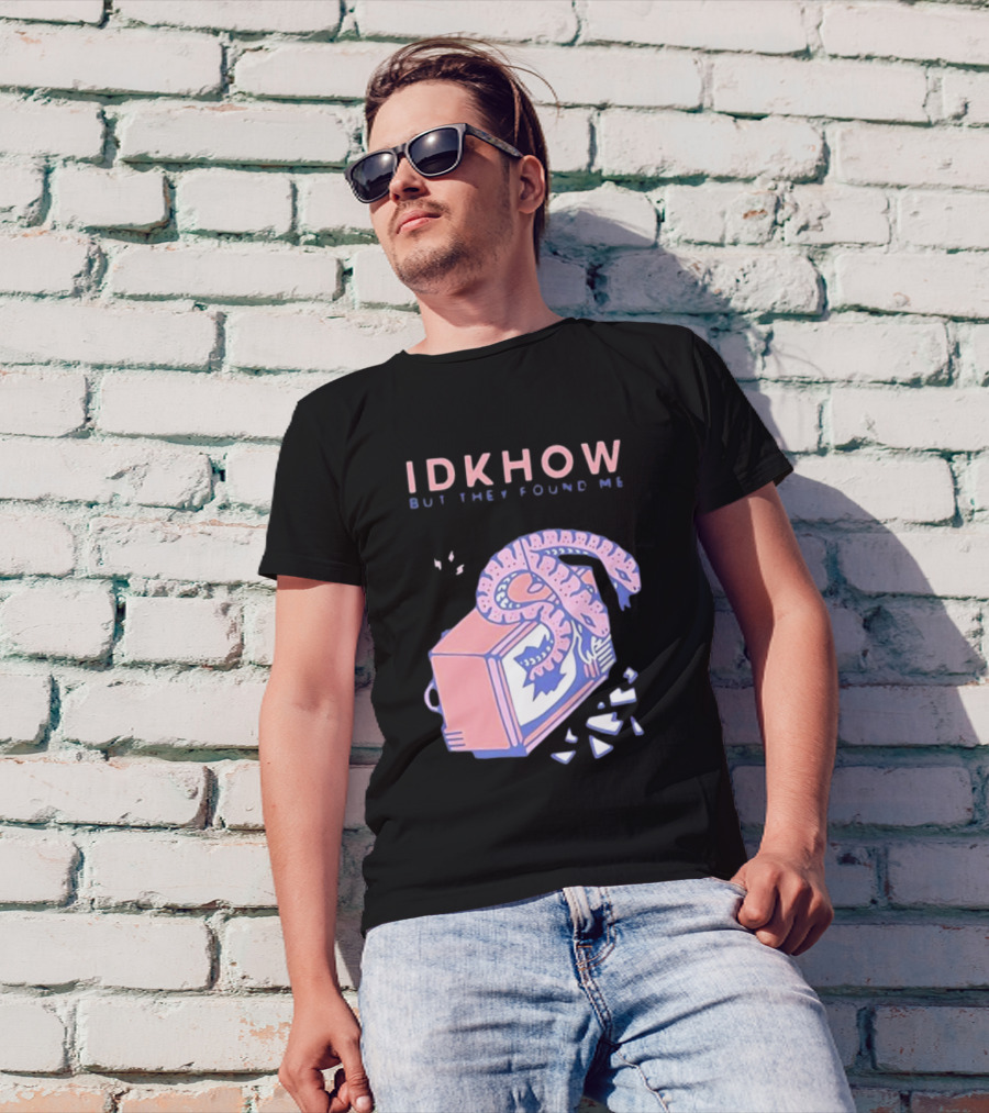 IDKhow But They Found Me Snake Crushed TV Pastel Pink Blue Image T-Shirt