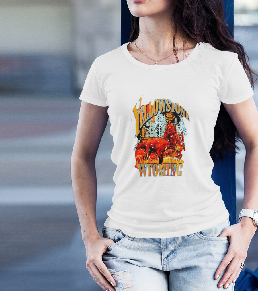 Yellowstone Wyoming Bears Wildlife Scenery T-Shirt