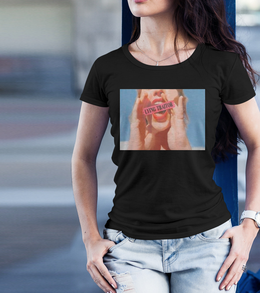 Lying Traitor Shouting Red Lips Hand Gestures T-Shirt