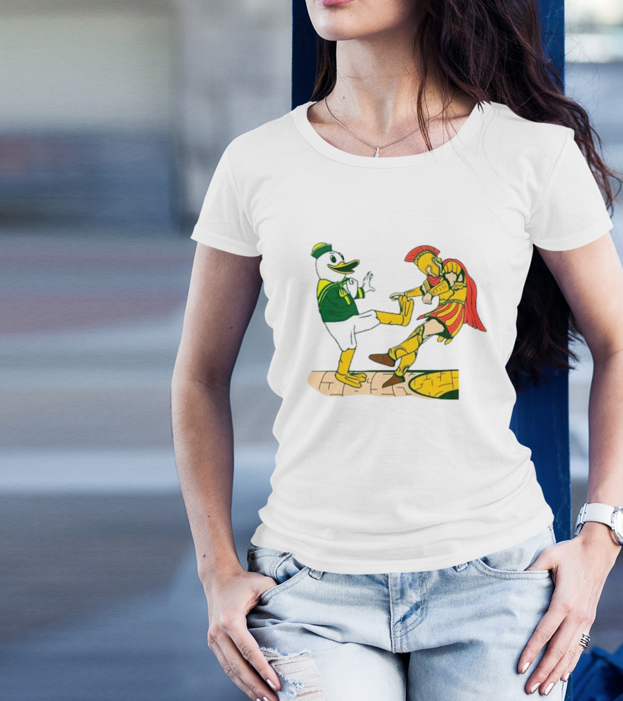USC Trojans Versus Oregon Ducks Kick Scene T-Shirt