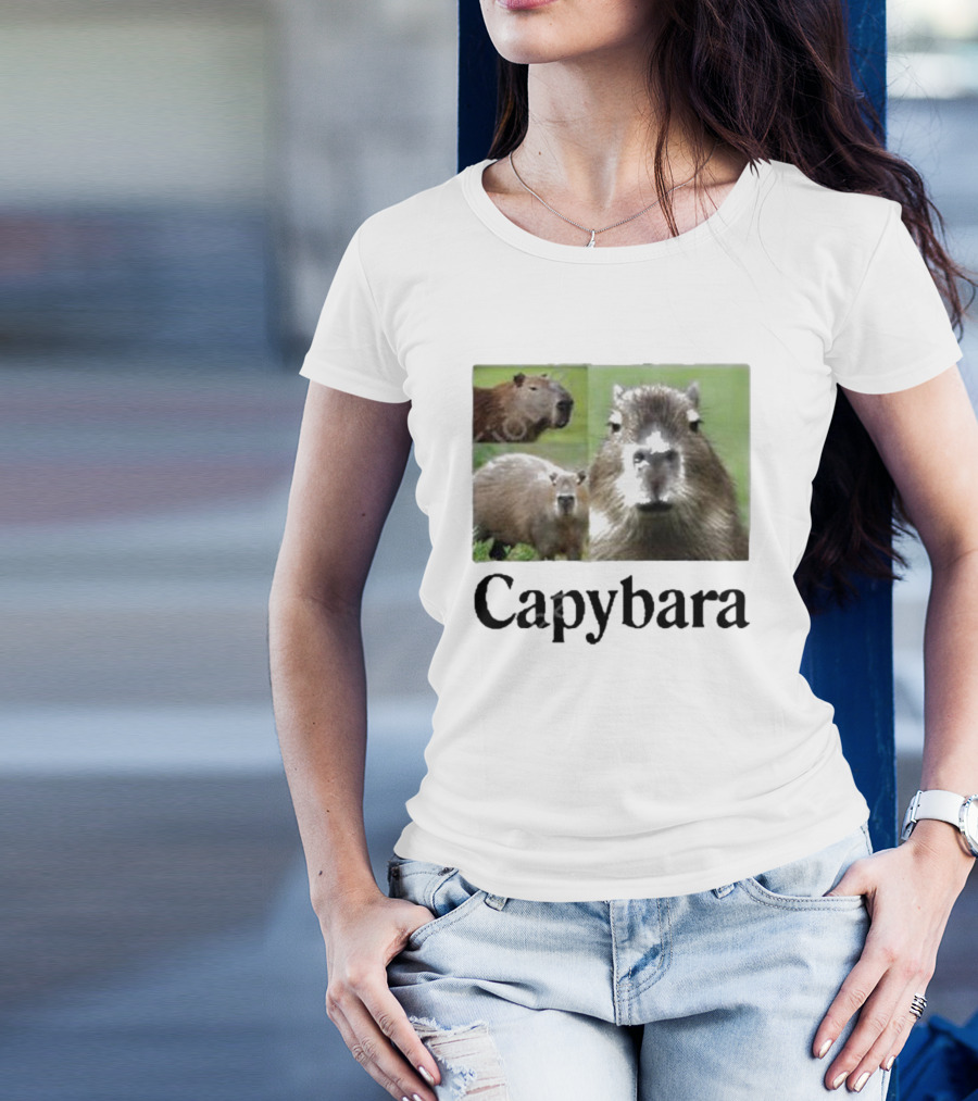At The Moment Shop Capybara Trio Close-Up T-Shirt