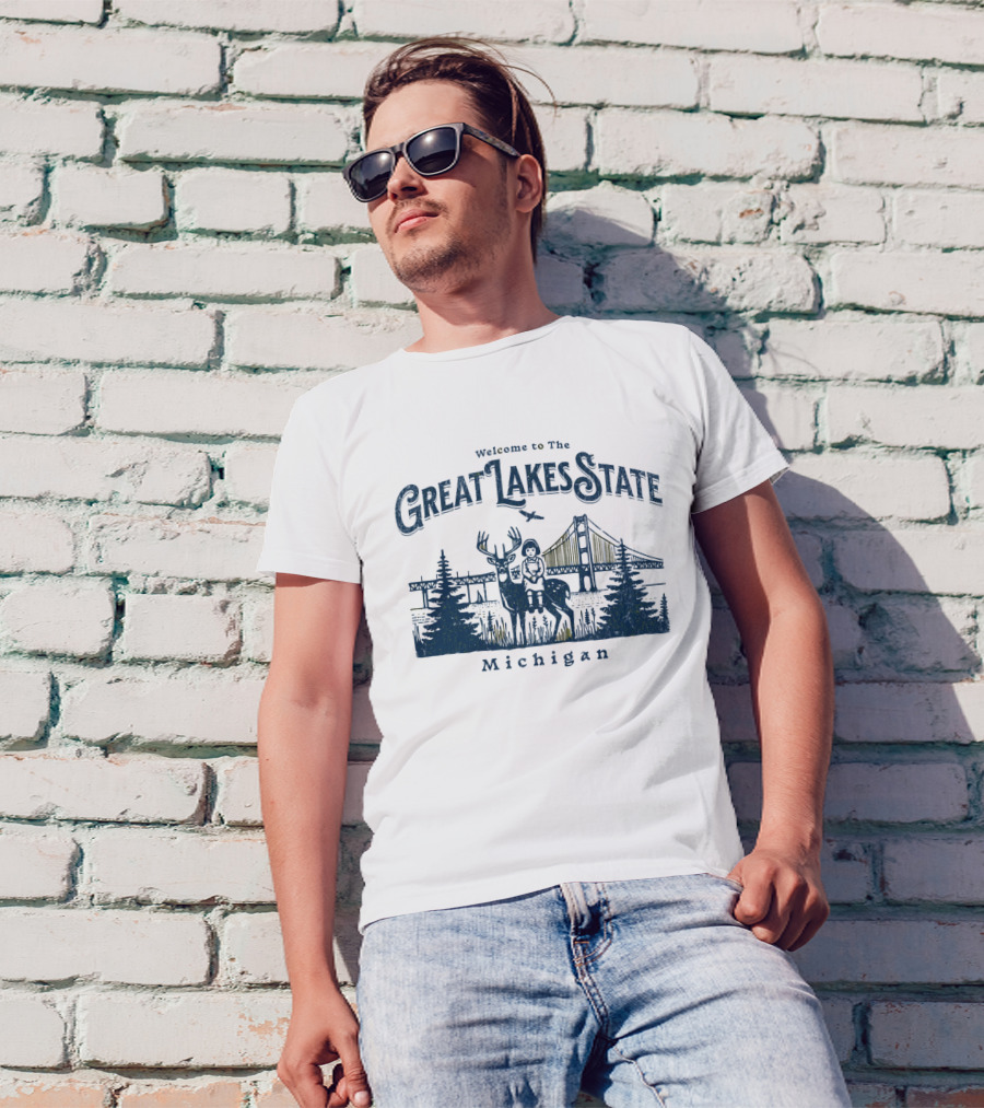 Welcome To The Great Lakes State Michigan Bridge And Wildlife T-Shirt