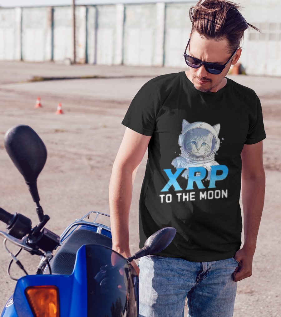 XRP Cat To The Moon Crypto Merchandise Astronaut Helmets T-Shirt