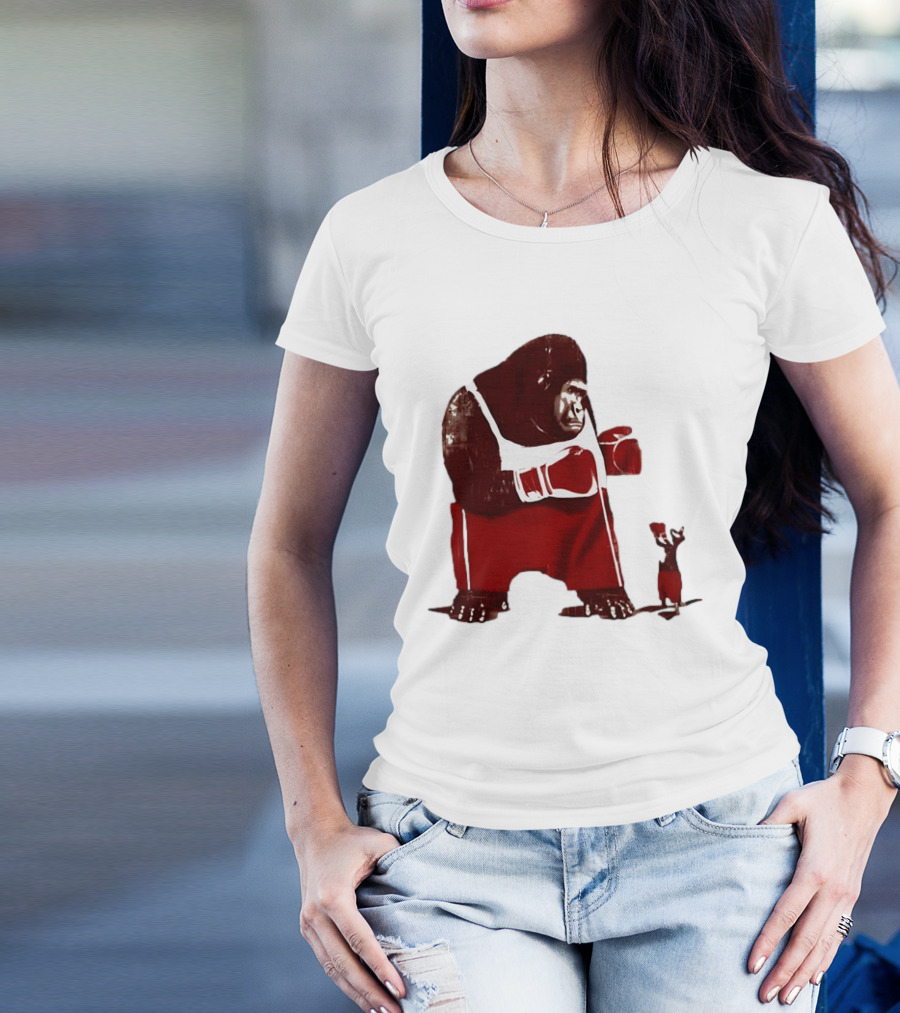 Gorilla Faces Kangaroo Boxing Match T-Shirt